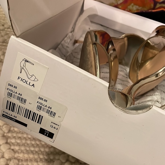 Metallic Gold 4in Dress Hheels💡SALE - Picture 4 of 4